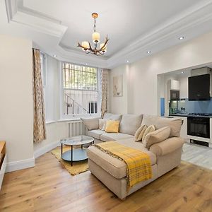 Sg, Knightsbridge Residence With Garden Terrace By Harrods
